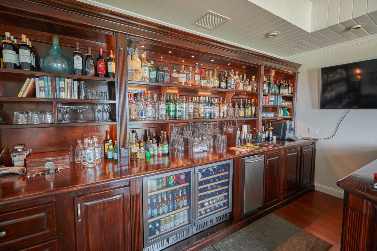 Bar at Delphi Lodge