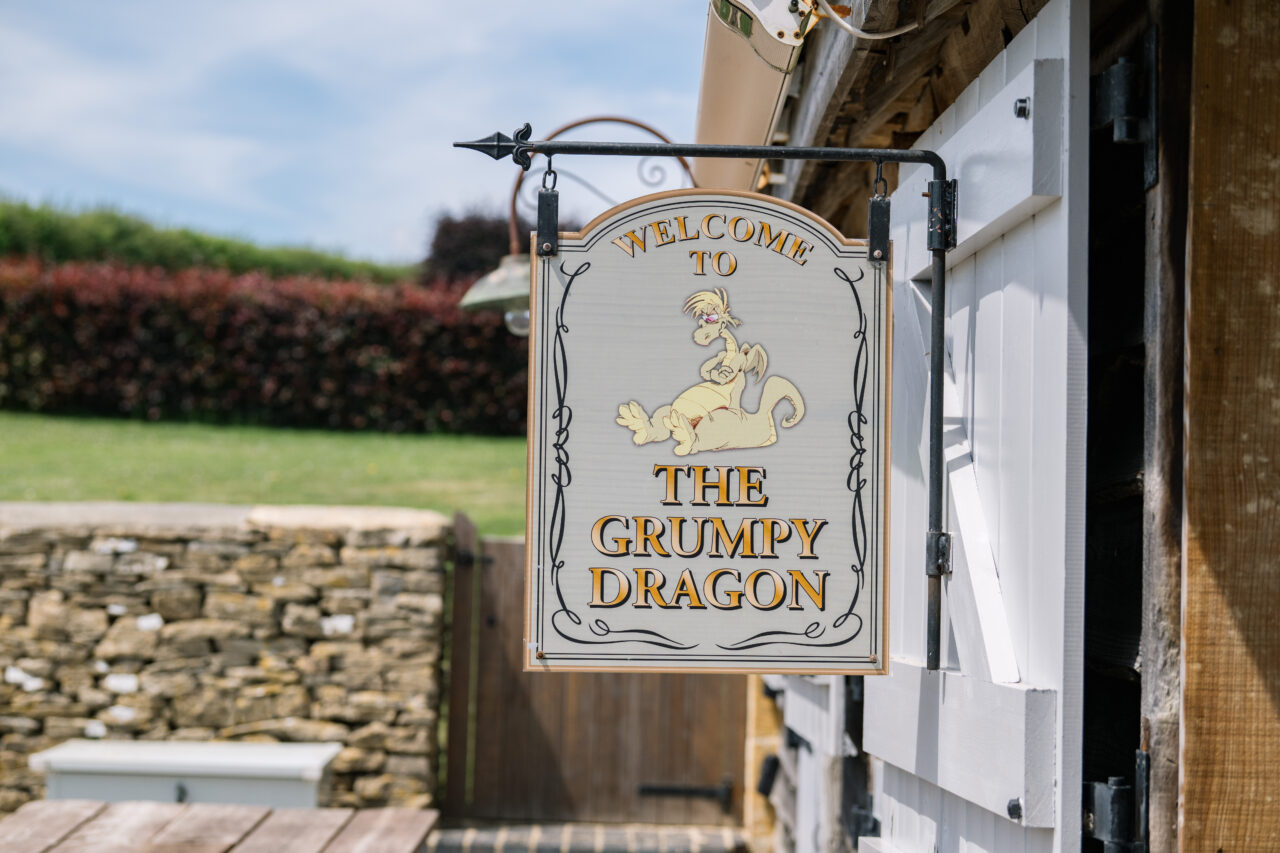 Pub sign at the Grumpy Dragon